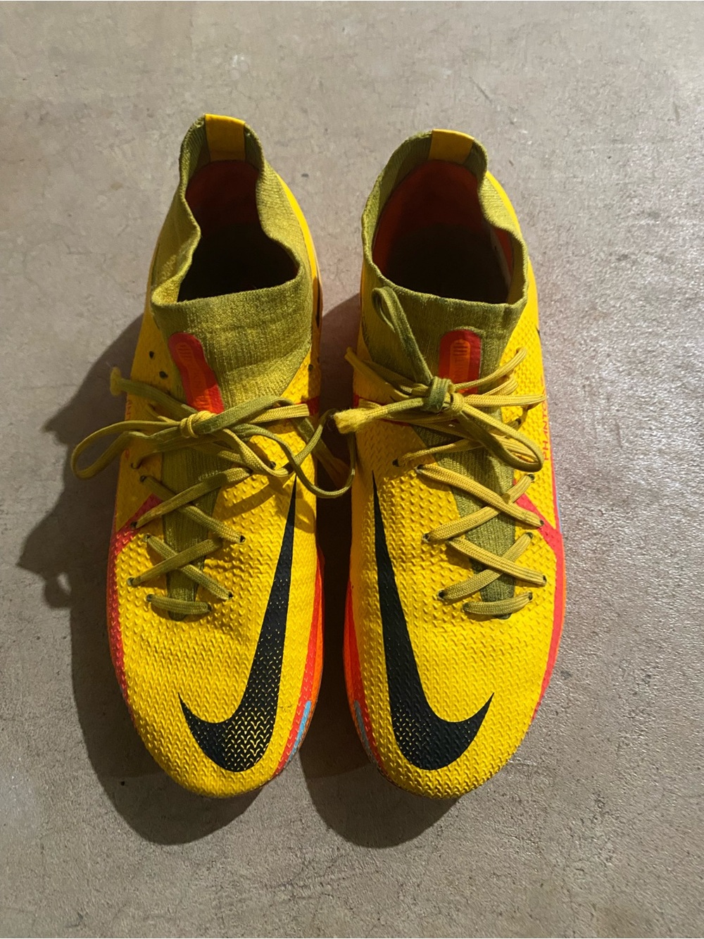 Nike Phantom Youth Soccer Cleats with Black Swoosh and Orange Accents Size US7.5